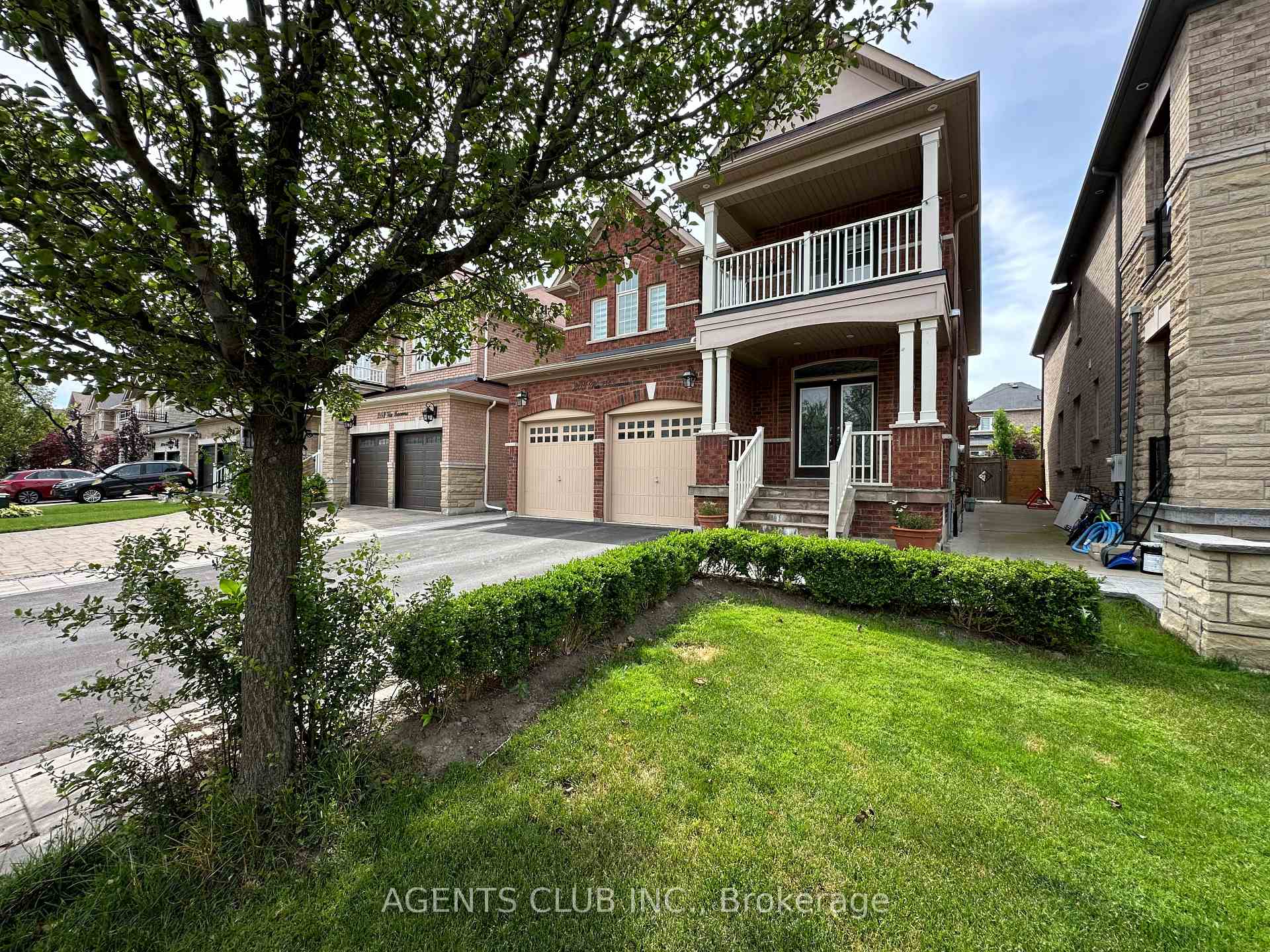 Front of 205 Via Toscana