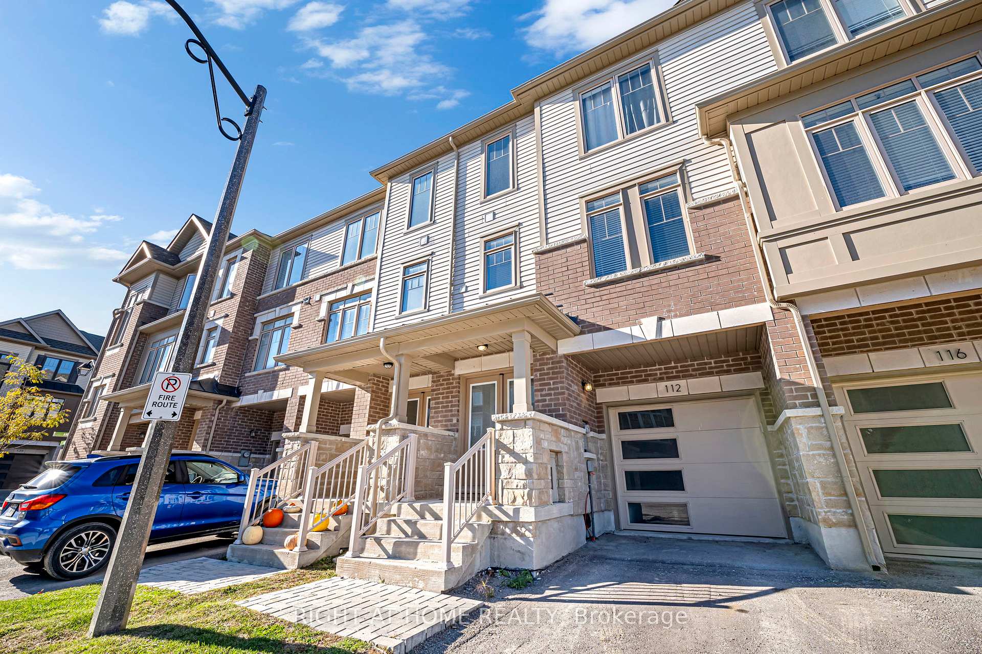 Photo 2 of 112 Bavin Street, Clarington, Bowmanville — HOMEH