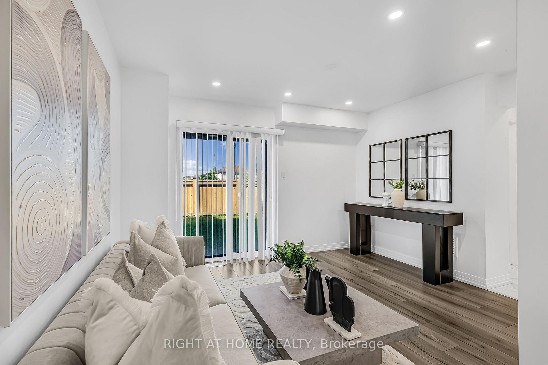 Photo 7 of 112 Bavin Street, Clarington, Bowmanville — HOMEH