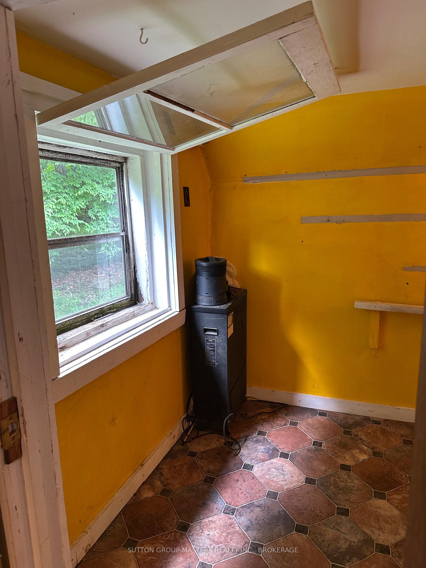 Photo 19 of 31 White Road, Frontenac, Frontenac South — HOMEH