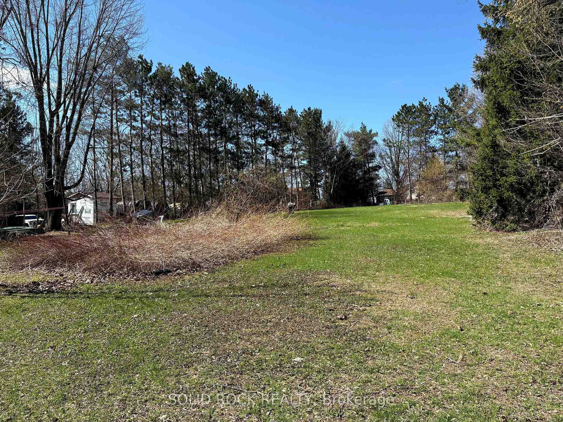 Photo 3 of 1368-1370 Meadow Drive, Ottawa, Greely — HOMEH