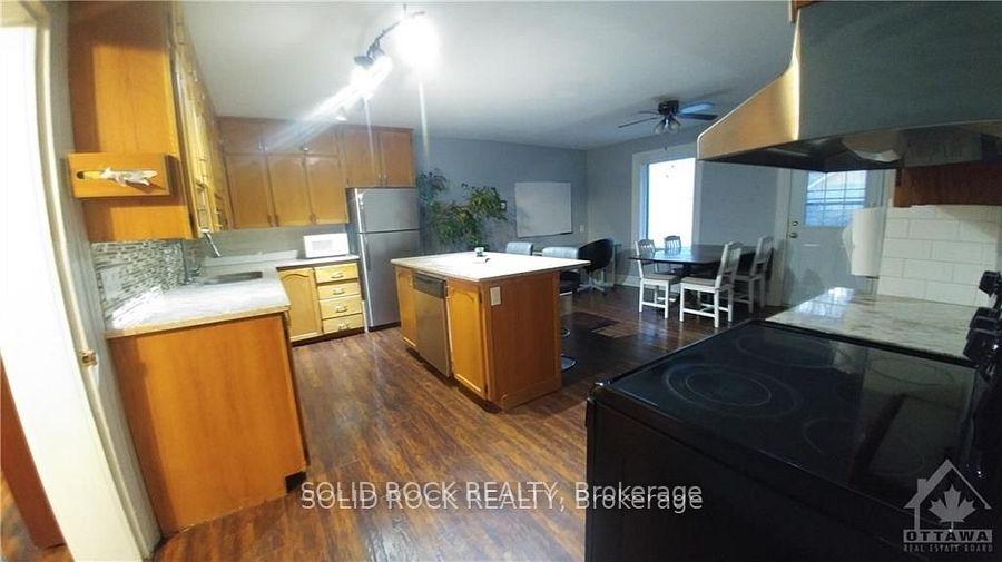 Photo 11 of 1368-1370 Meadow Drive, Ottawa, Greely — HOMEH
