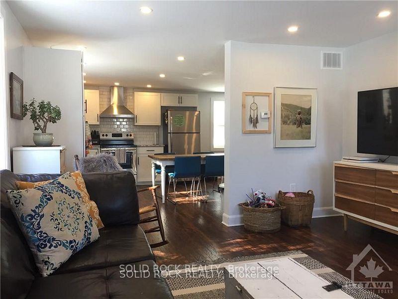 Photo 18 of 1368-1370 Meadow Drive, Ottawa, Greely — HOMEH