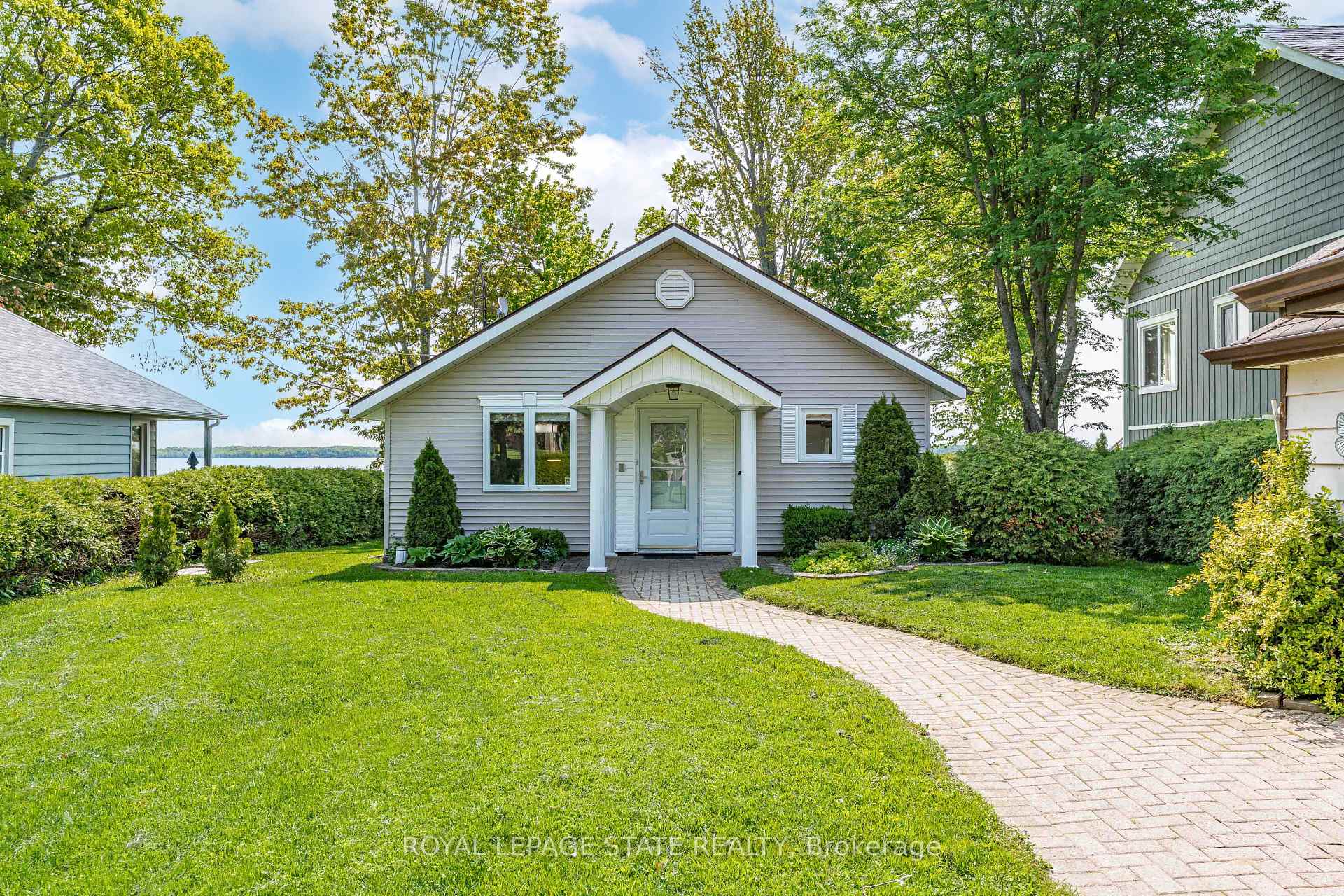 Front of 2703 Lakeside Drive