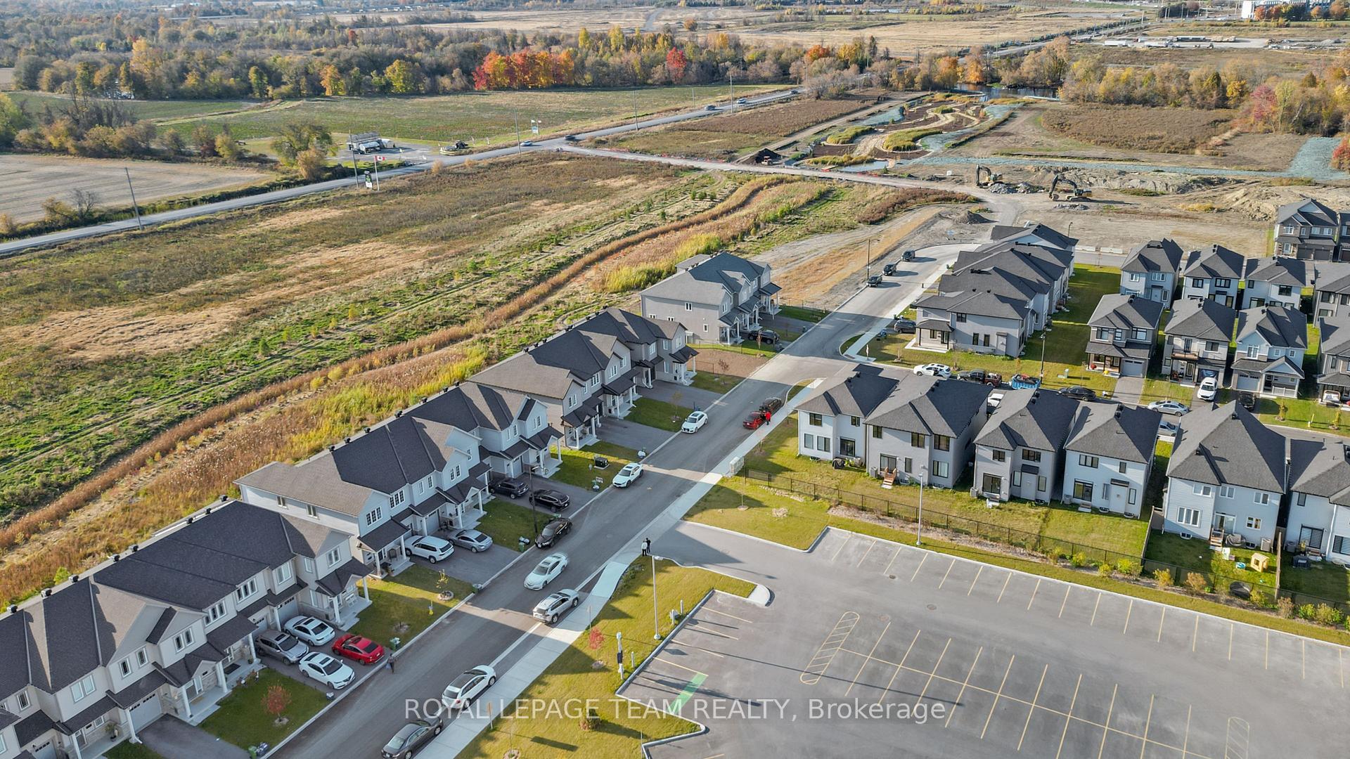 Photo 4 of 108 Main Halyard Lane, Ottawa, Barrhaven - Half Moon Bay — HOMEH
