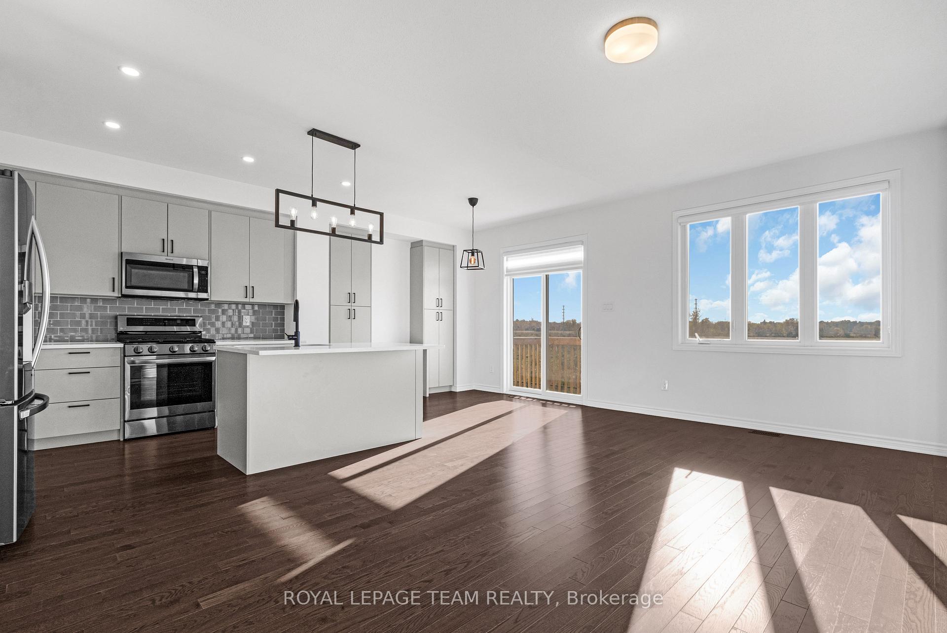 Photo 7 of 108 Main Halyard Lane, Ottawa, Barrhaven - Half Moon Bay — HOMEH