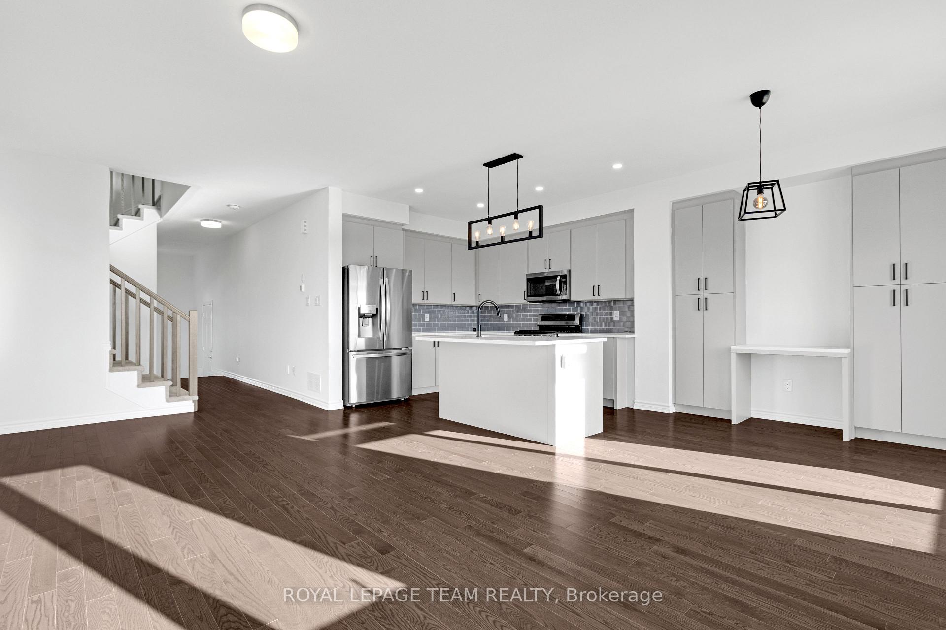 Photo 9 of 108 Main Halyard Lane, Ottawa, Barrhaven - Half Moon Bay — HOMEH