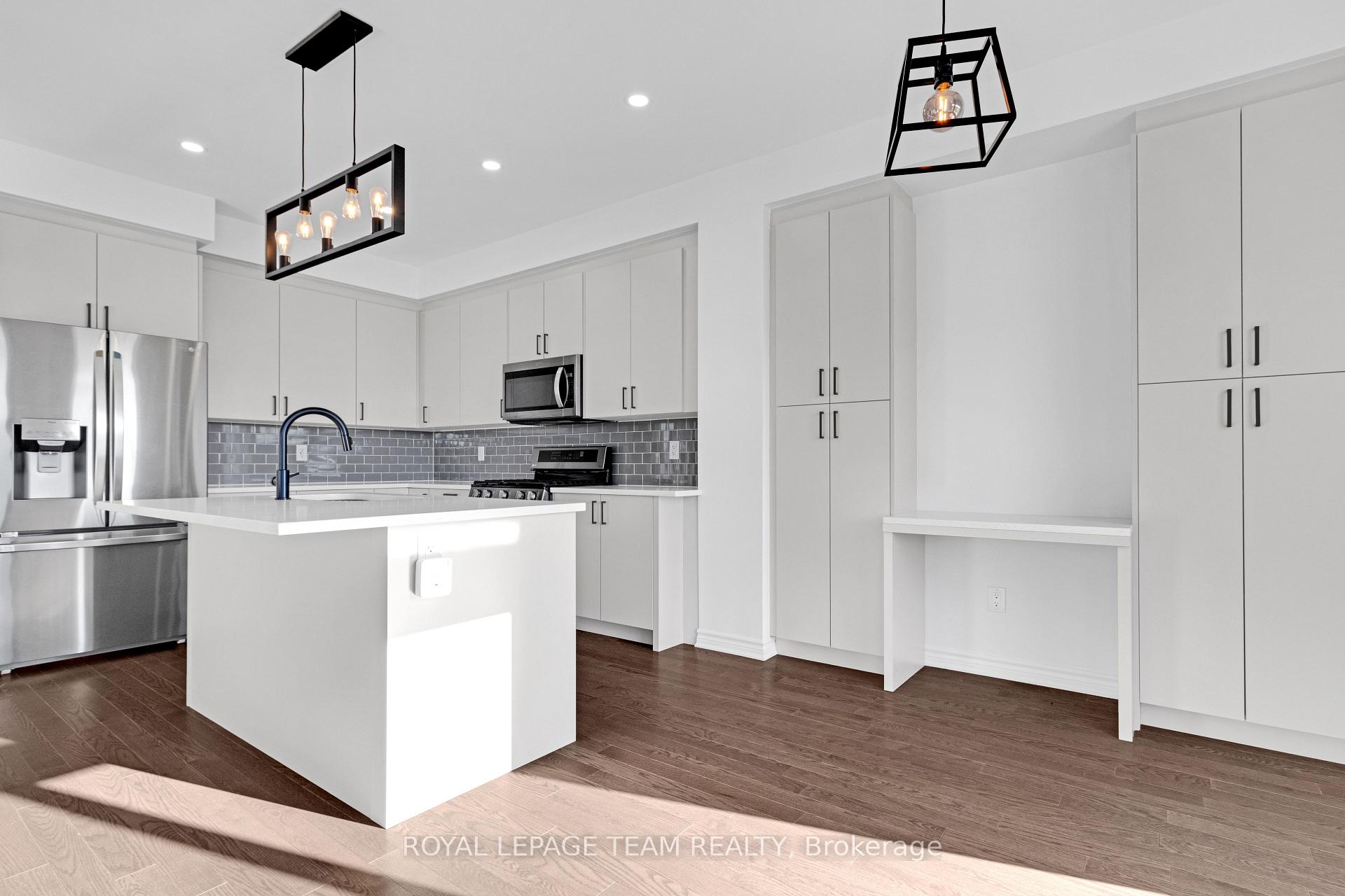 Photo 10 of 108 Main Halyard Lane, Ottawa, Barrhaven - Half Moon Bay — HOMEH