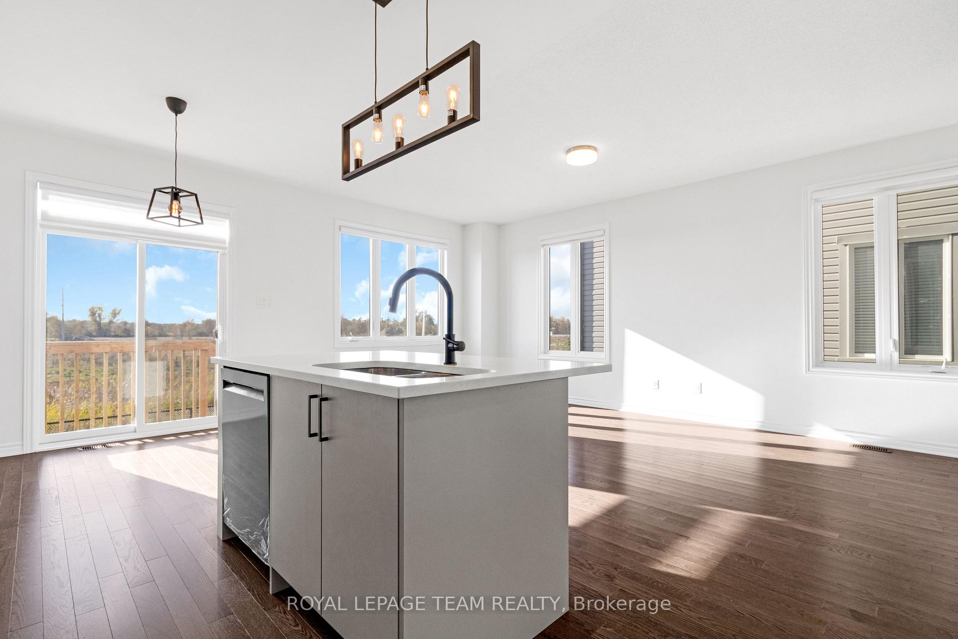 Photo 11 of 108 Main Halyard Lane, Ottawa, Barrhaven - Half Moon Bay — HOMEH