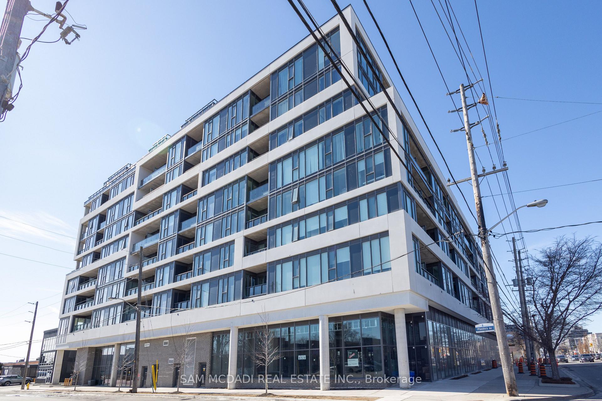 Front of Unit 521, 859 The Queensway
