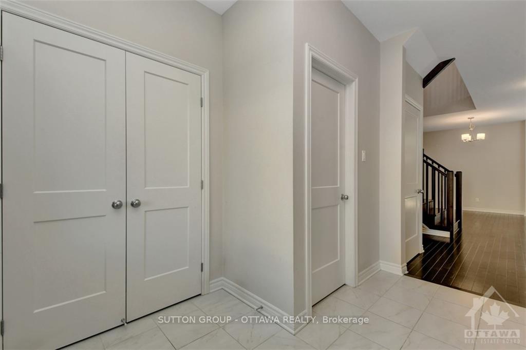 Photo 2 of 703 Moonflower Crescent, Ottawa, Blossom Park/Kemp Park/Findlay Creek — HOMEH