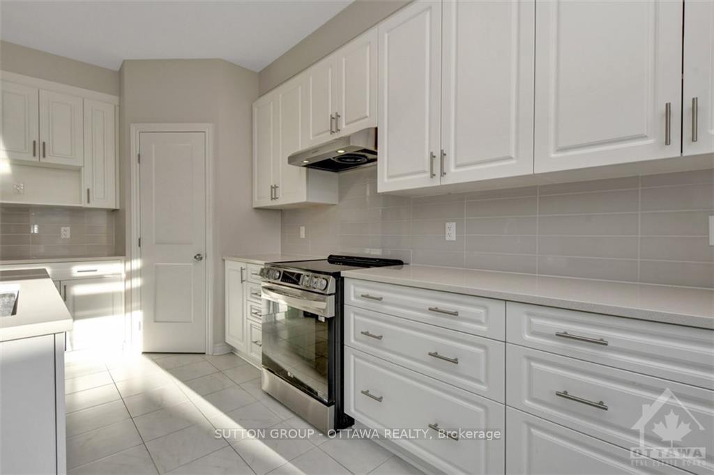 Photo 5 of 703 Moonflower Crescent, Ottawa, Blossom Park/Kemp Park/Findlay Creek — HOMEH