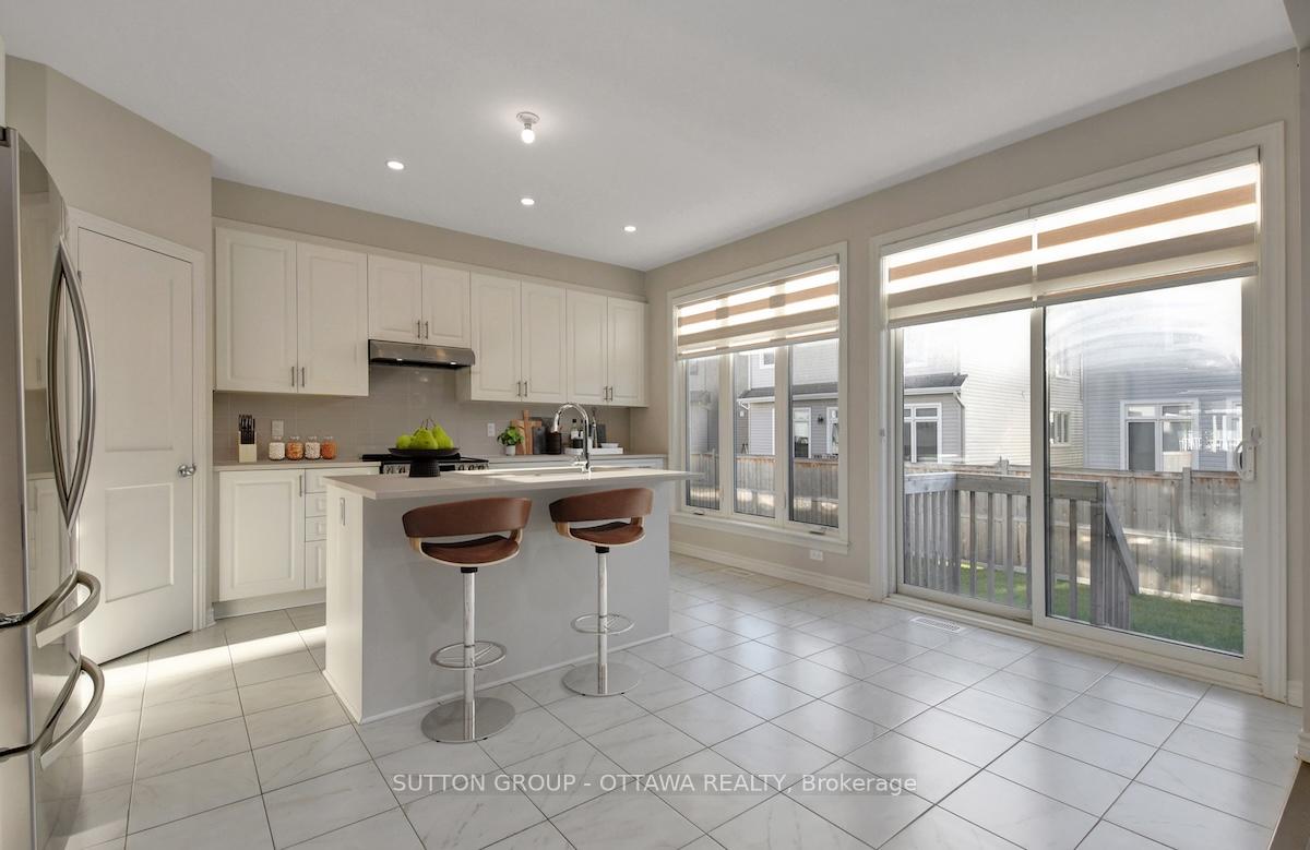 Photo 6 of 703 Moonflower Crescent, Ottawa, Blossom Park/Kemp Park/Findlay Creek — HOMEH