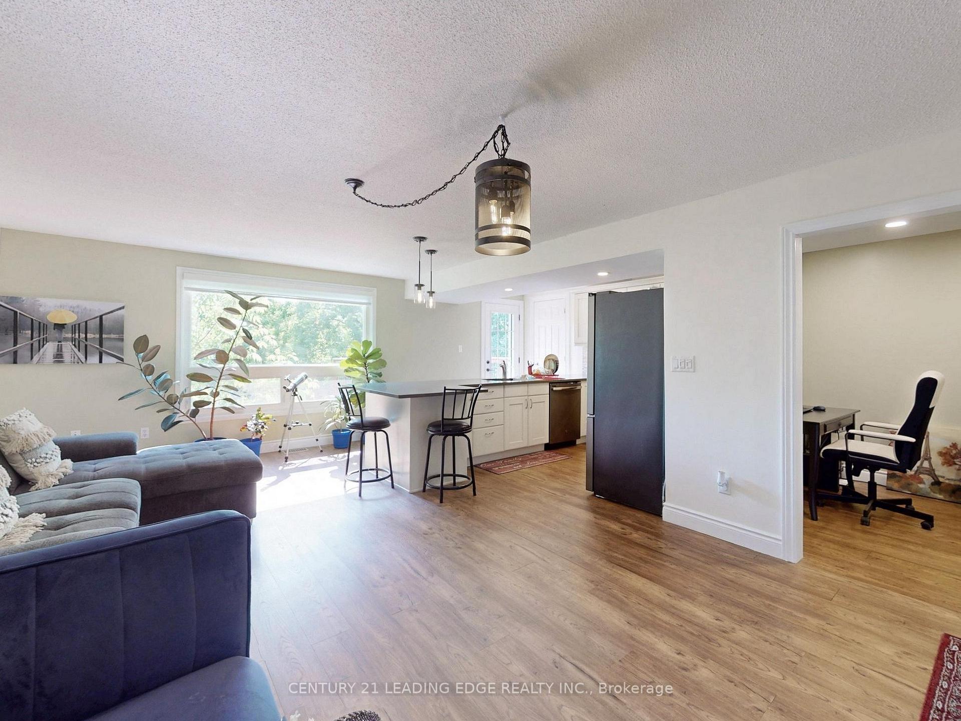 Photo 10 of Unit In Between, 61 Garden Street, Whitby, Downtown Whitby — HOMEH