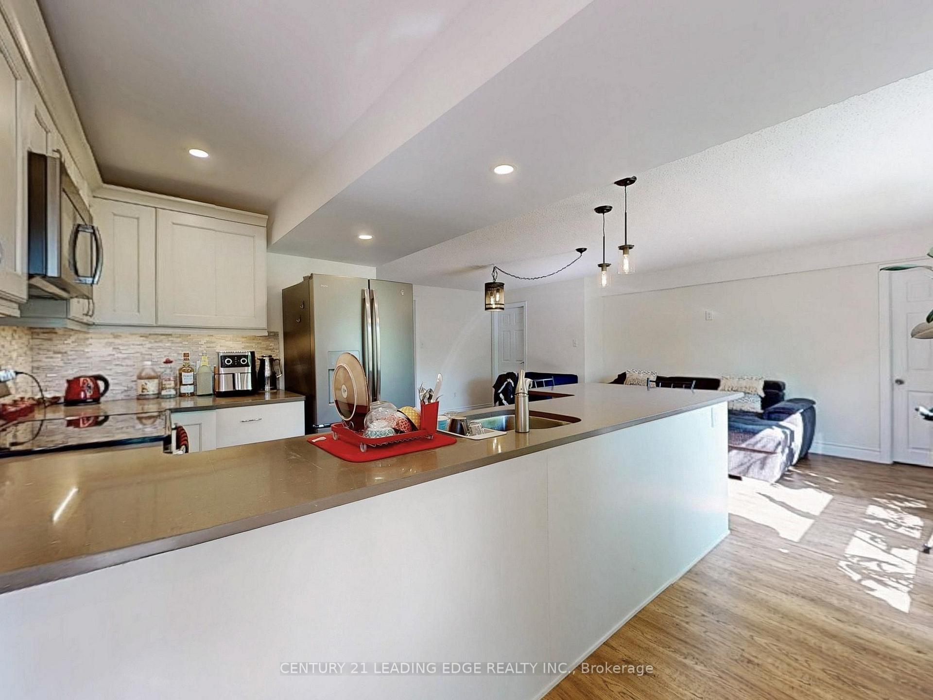 Photo 11 of Unit In Between, 61 Garden Street, Whitby, Downtown Whitby — HOMEH
