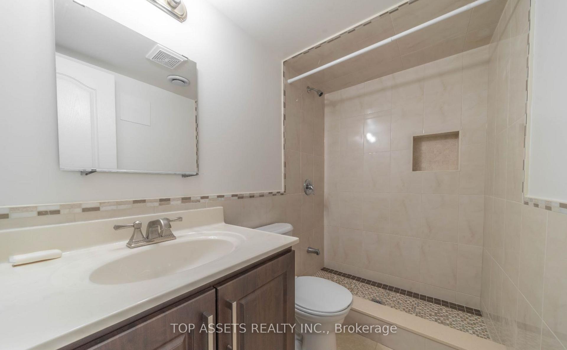 Photo 23 of 37 Landsdown Crescent, Markham, Wismer — HOMEH