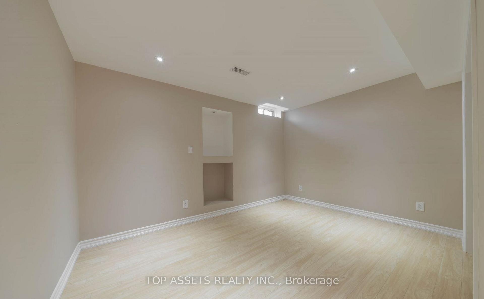 Photo 24 of 37 Landsdown Crescent, Markham, Wismer — HOMEH