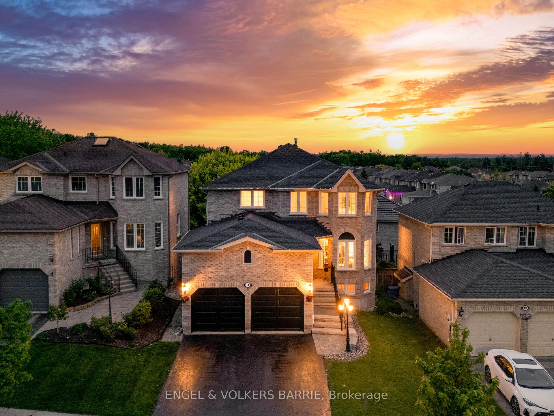 Photo 2 of 14 Muir Drive, Barrie, Ardagh — HOMEH