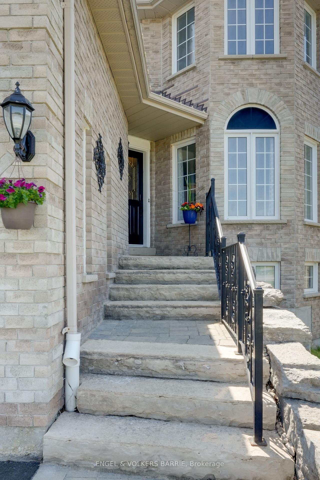 Photo 3 of 14 Muir Drive, Barrie, Ardagh — HOMEH