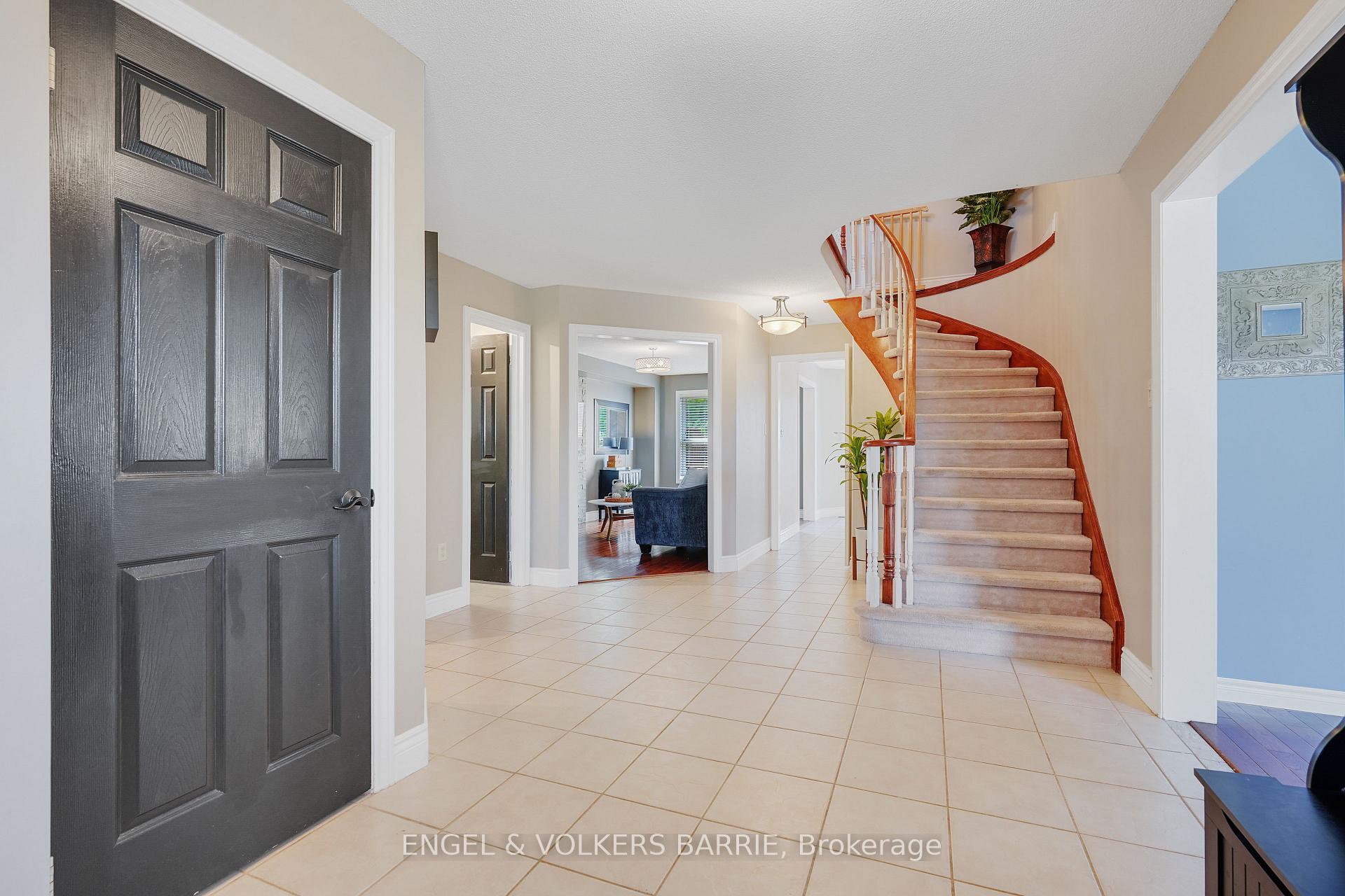 Photo 5 of 14 Muir Drive, Barrie, Ardagh — HOMEH