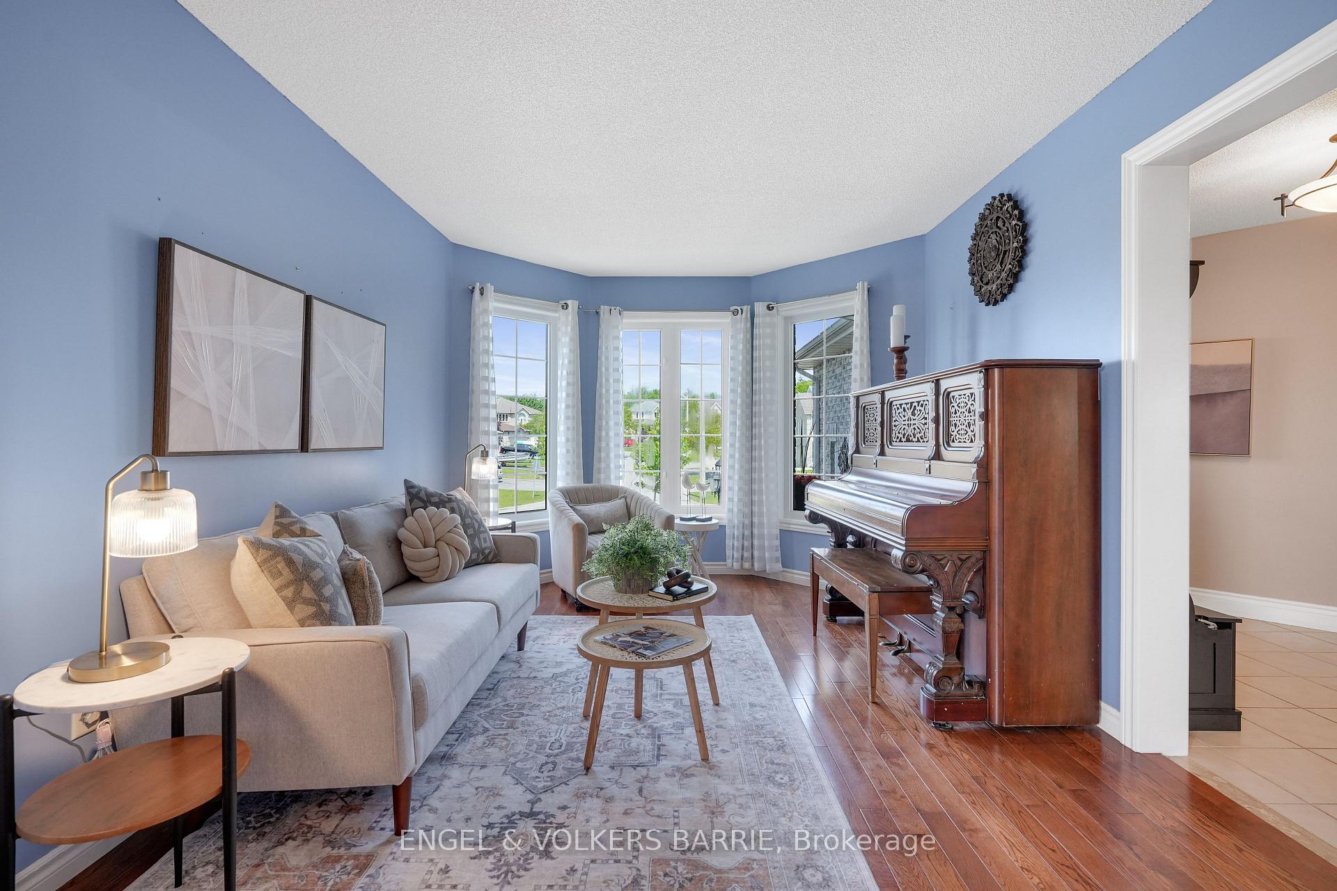 Photo 7 of 14 Muir Drive, Barrie, Ardagh — HOMEH