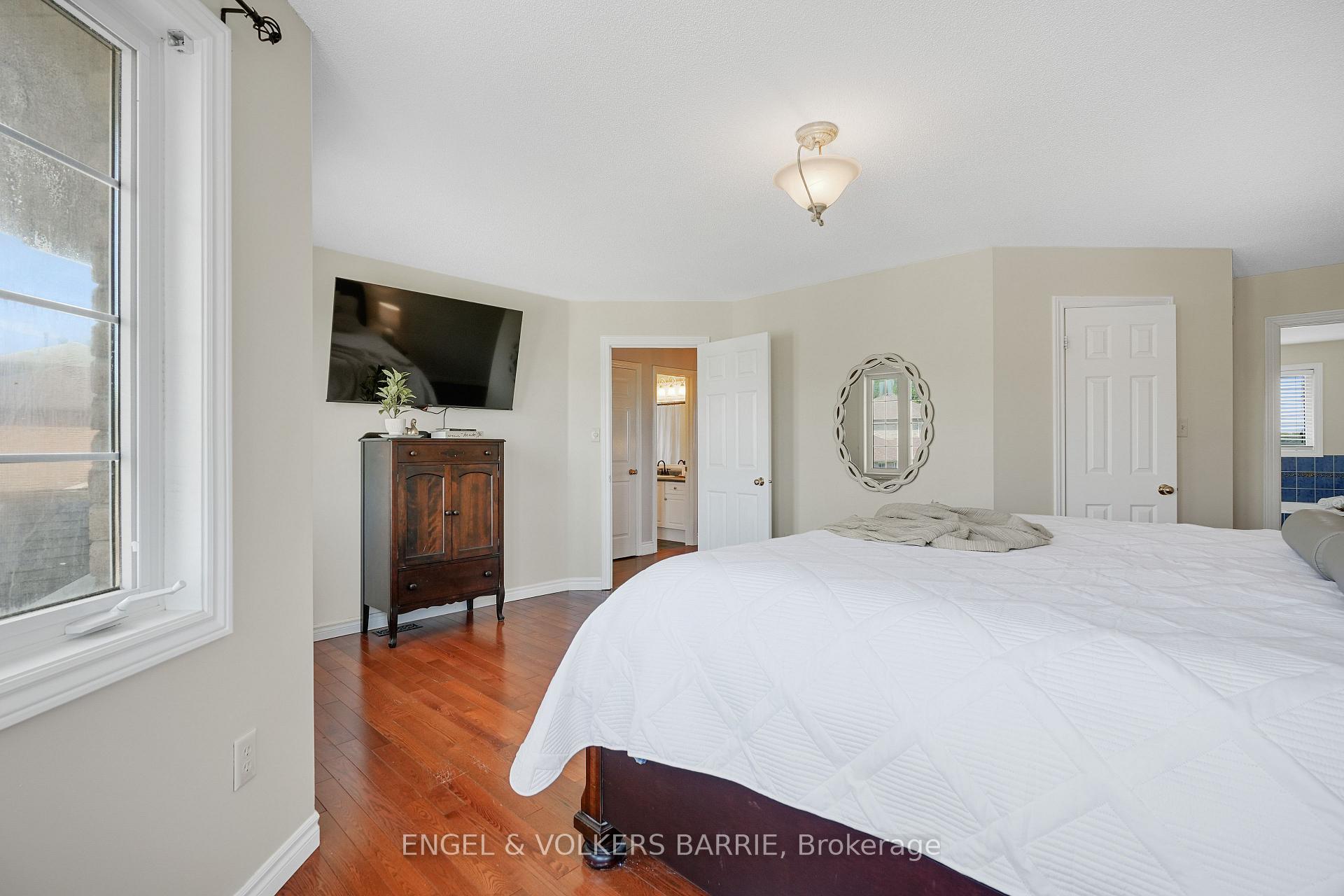 Photo 22 of 14 Muir Drive, Barrie, Ardagh — HOMEH