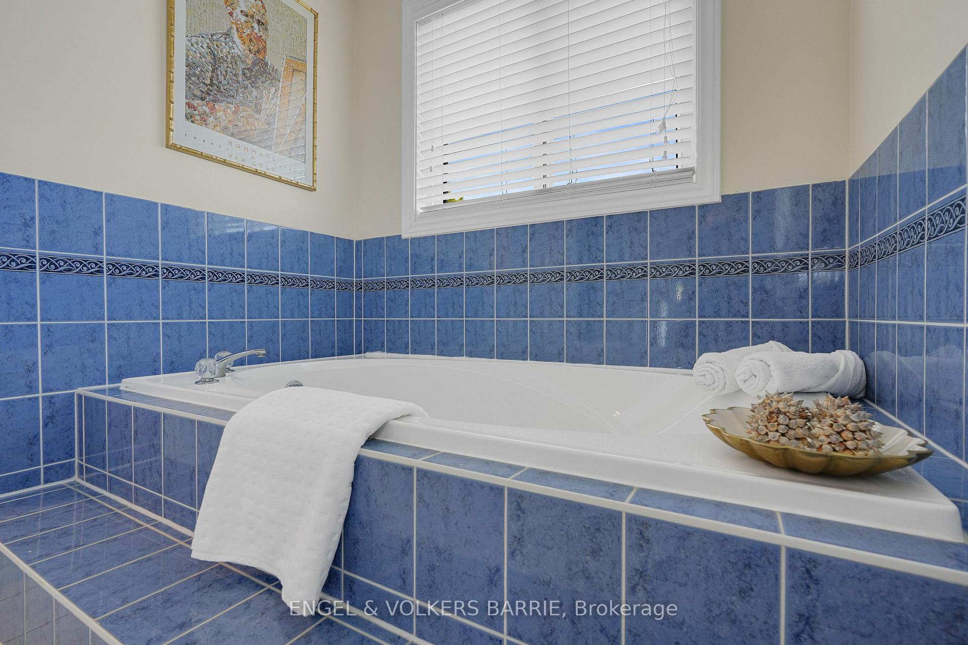 Photo 24 of 14 Muir Drive, Barrie, Ardagh — HOMEH