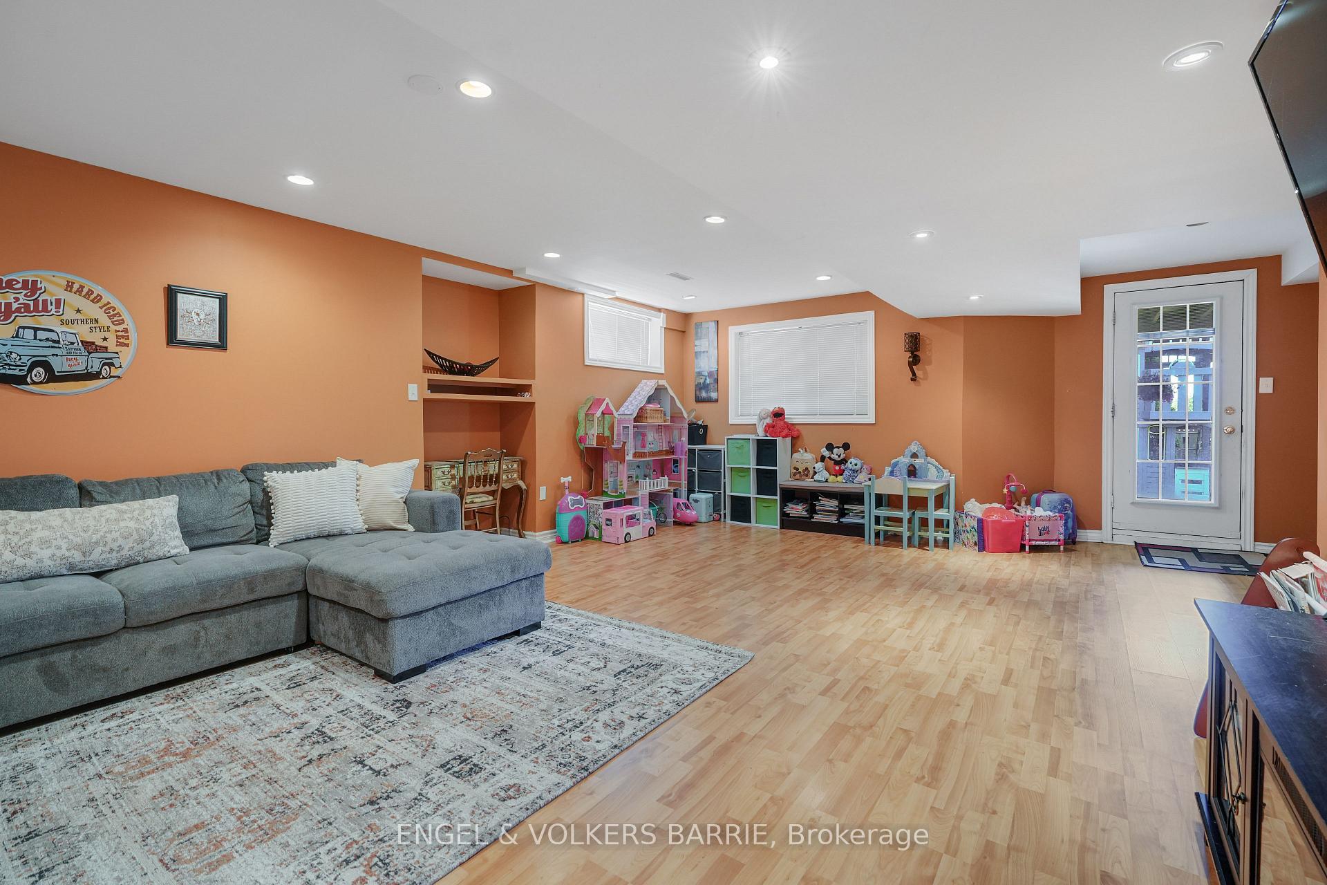 Photo 33 of 14 Muir Drive, Barrie, Ardagh — HOMEH