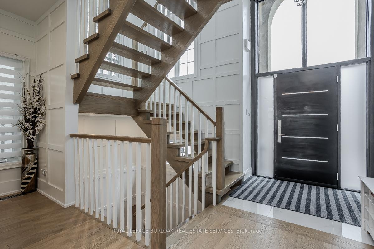 Photo 4 of 287 Cloverleaf Drive, Hamilton, Ancaster — HOMEH