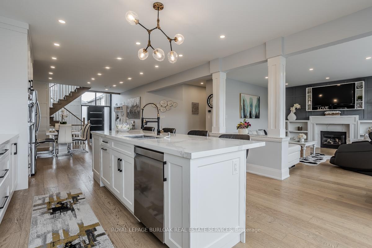 Photo 10 of 287 Cloverleaf Drive, Hamilton, Ancaster — HOMEH