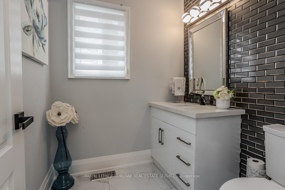 Photo 15 of 287 Cloverleaf Drive, Hamilton, Ancaster — HOMEH
