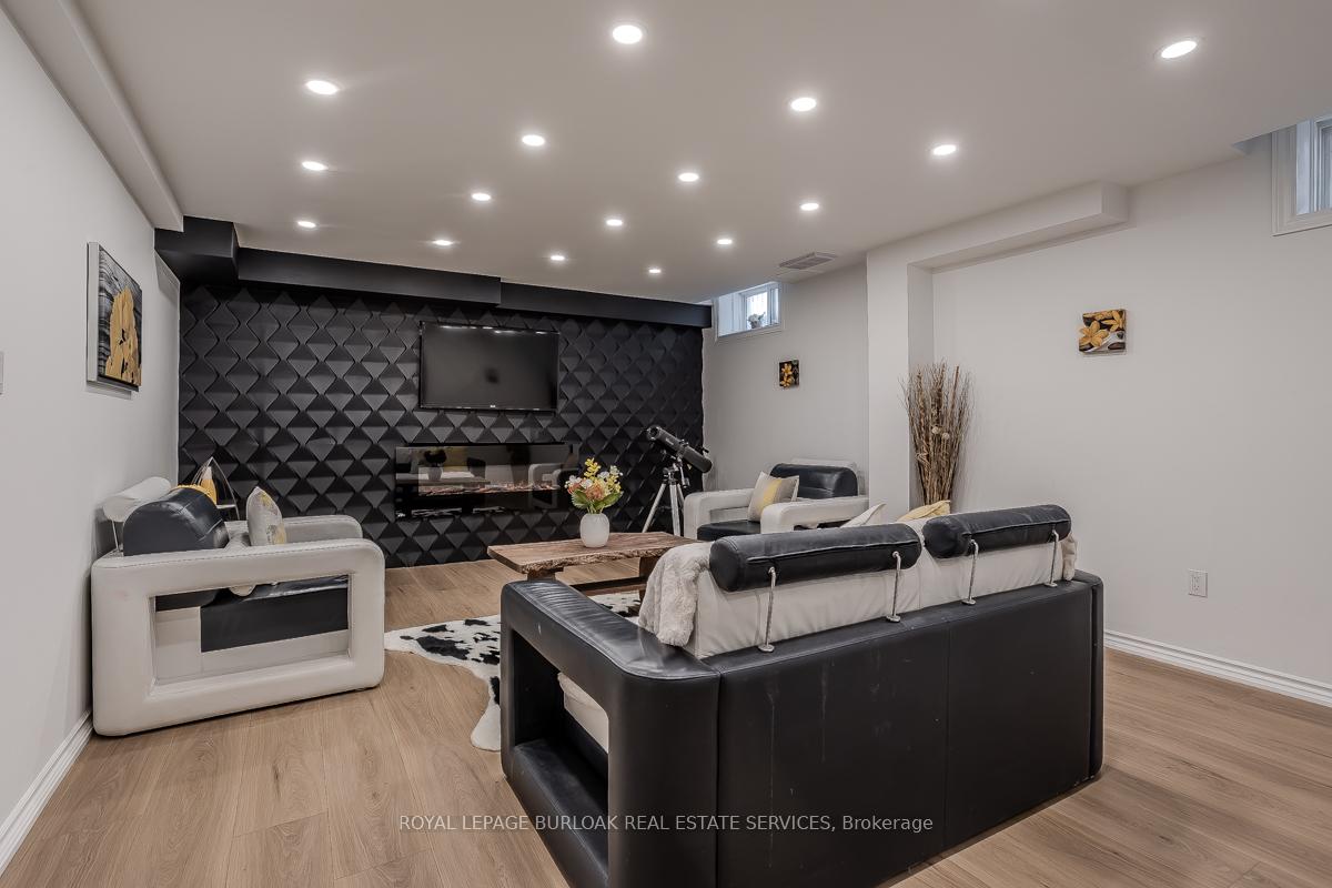 Photo 40 of 287 Cloverleaf Drive, Hamilton, Ancaster — HOMEH