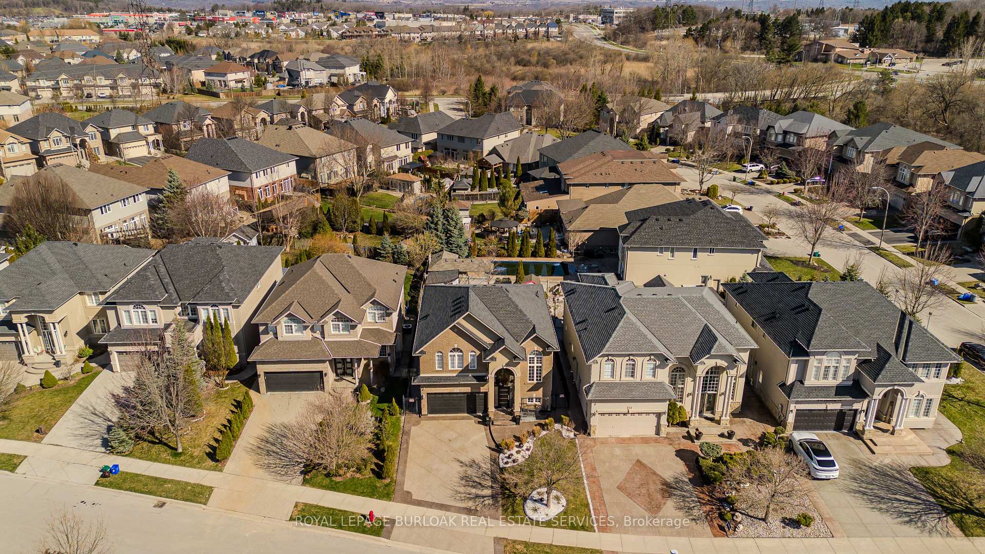 Photo 48 of 287 Cloverleaf Drive, Hamilton, Ancaster — HOMEH