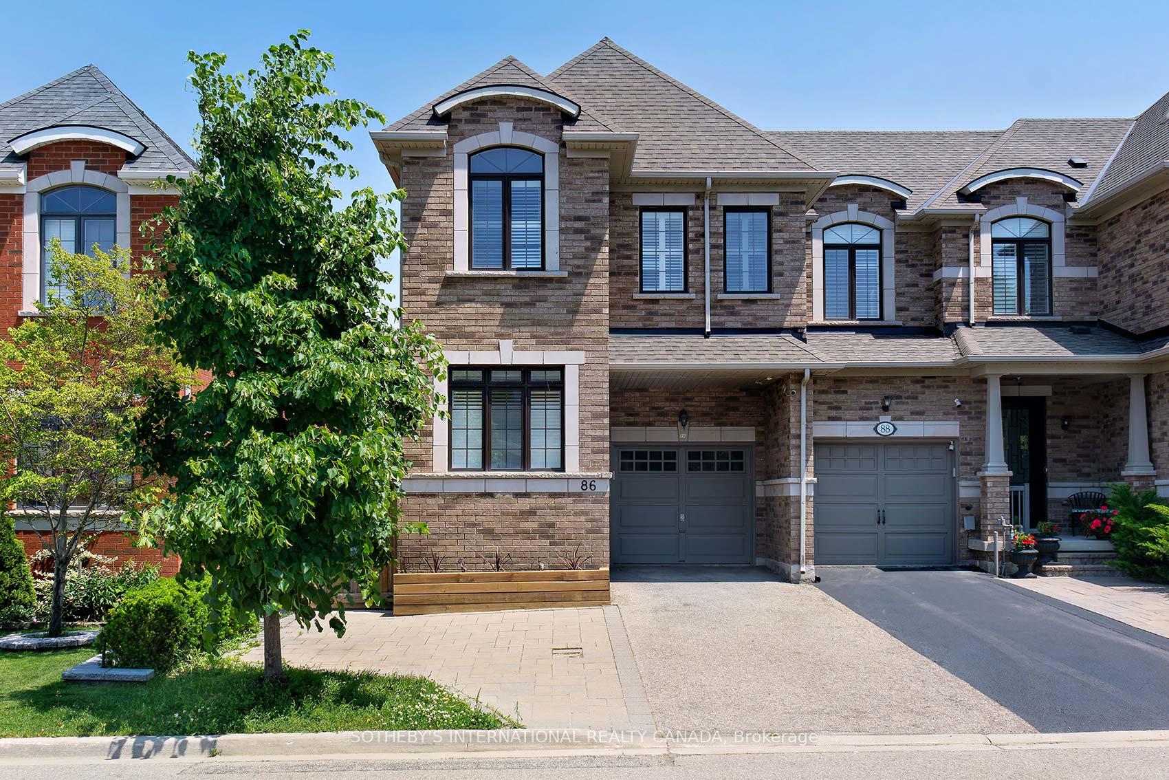 Front of 86 Alexie Way