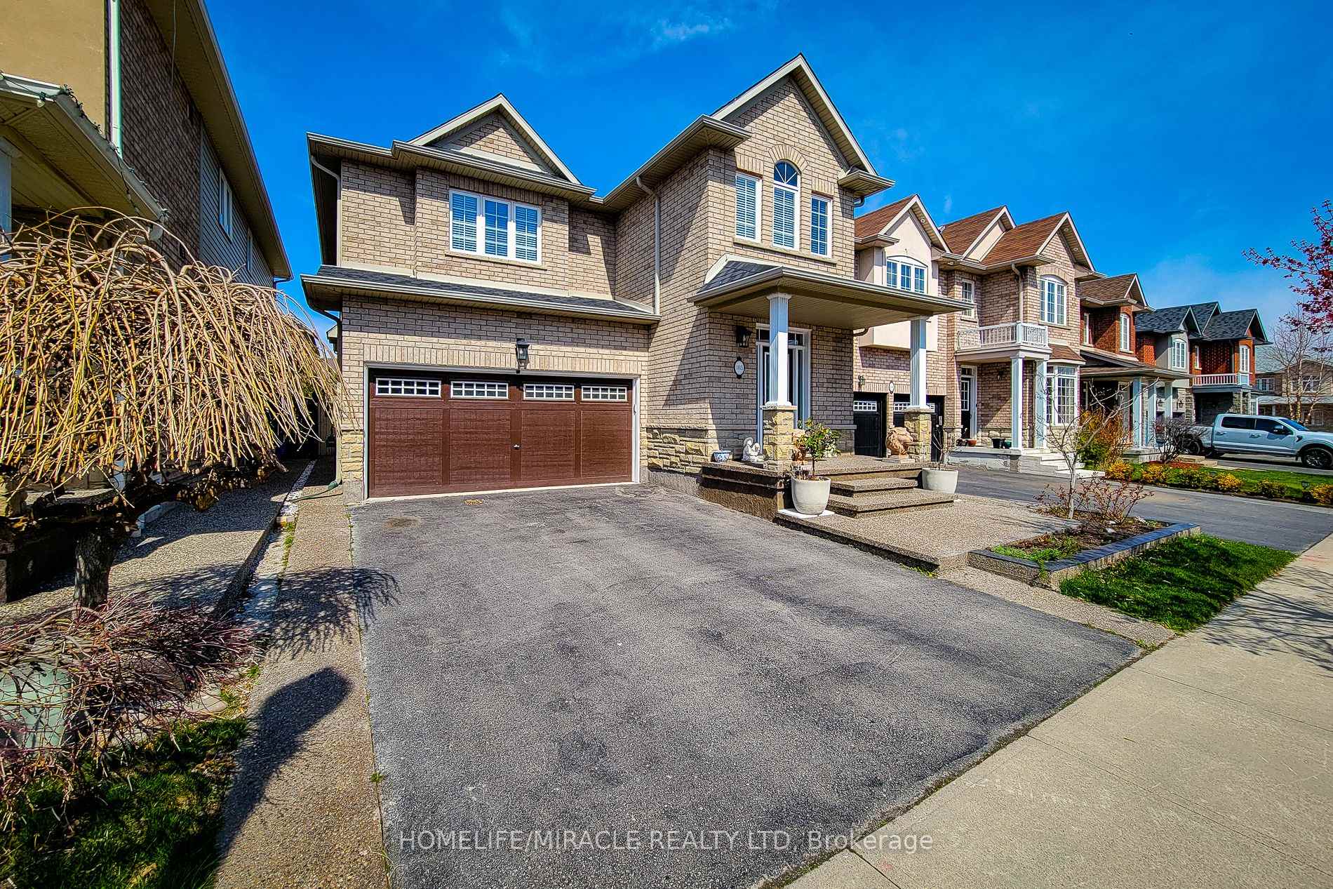 Photo 4 of 185 Palacebeach Trail, Hamilton, Stoney Creek — HOMEH