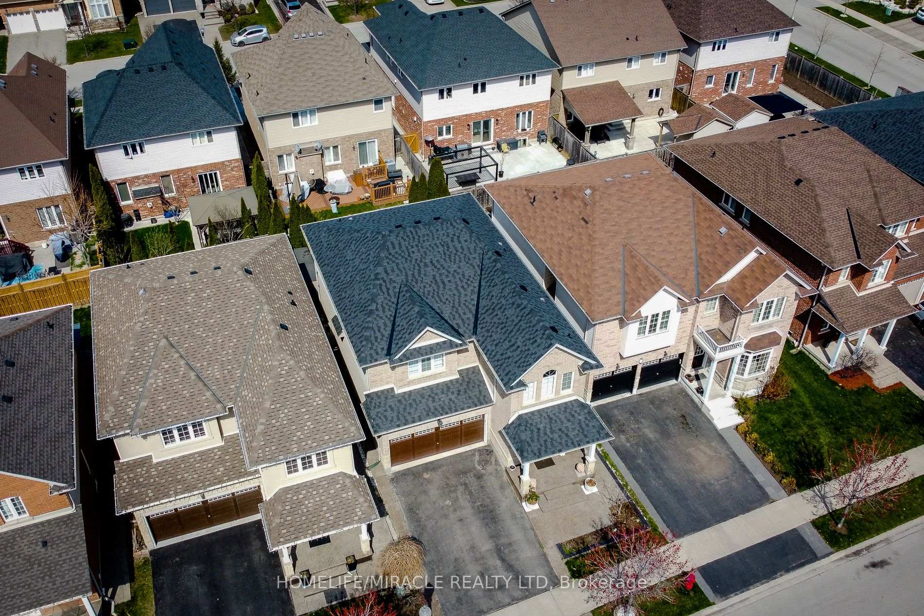 Photo 6 of 185 Palacebeach Trail, Hamilton, Stoney Creek — HOMEH