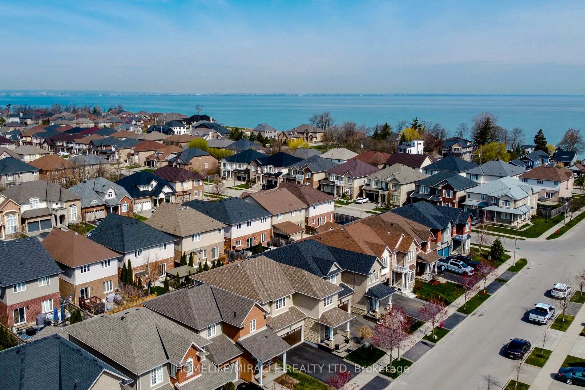 Photo 7 of 185 Palacebeach Trail, Hamilton, Stoney Creek — HOMEH