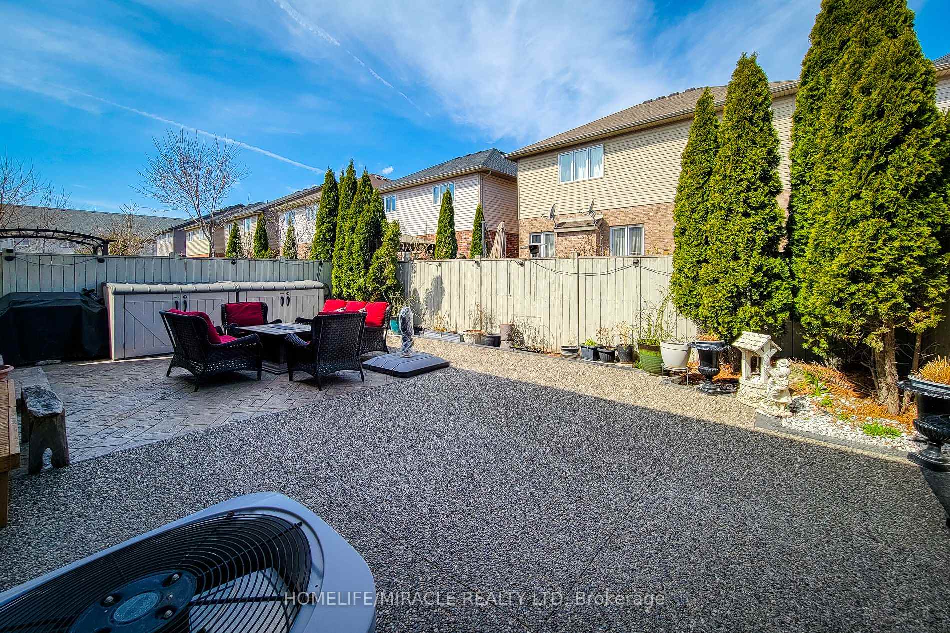 Photo 10 of 185 Palacebeach Trail, Hamilton, Stoney Creek — HOMEH