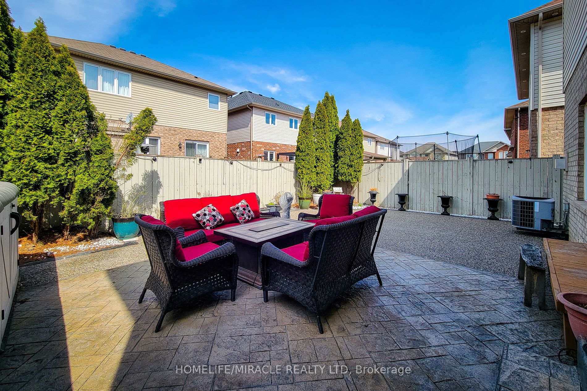 Photo 11 of 185 Palacebeach Trail, Hamilton, Stoney Creek — HOMEH