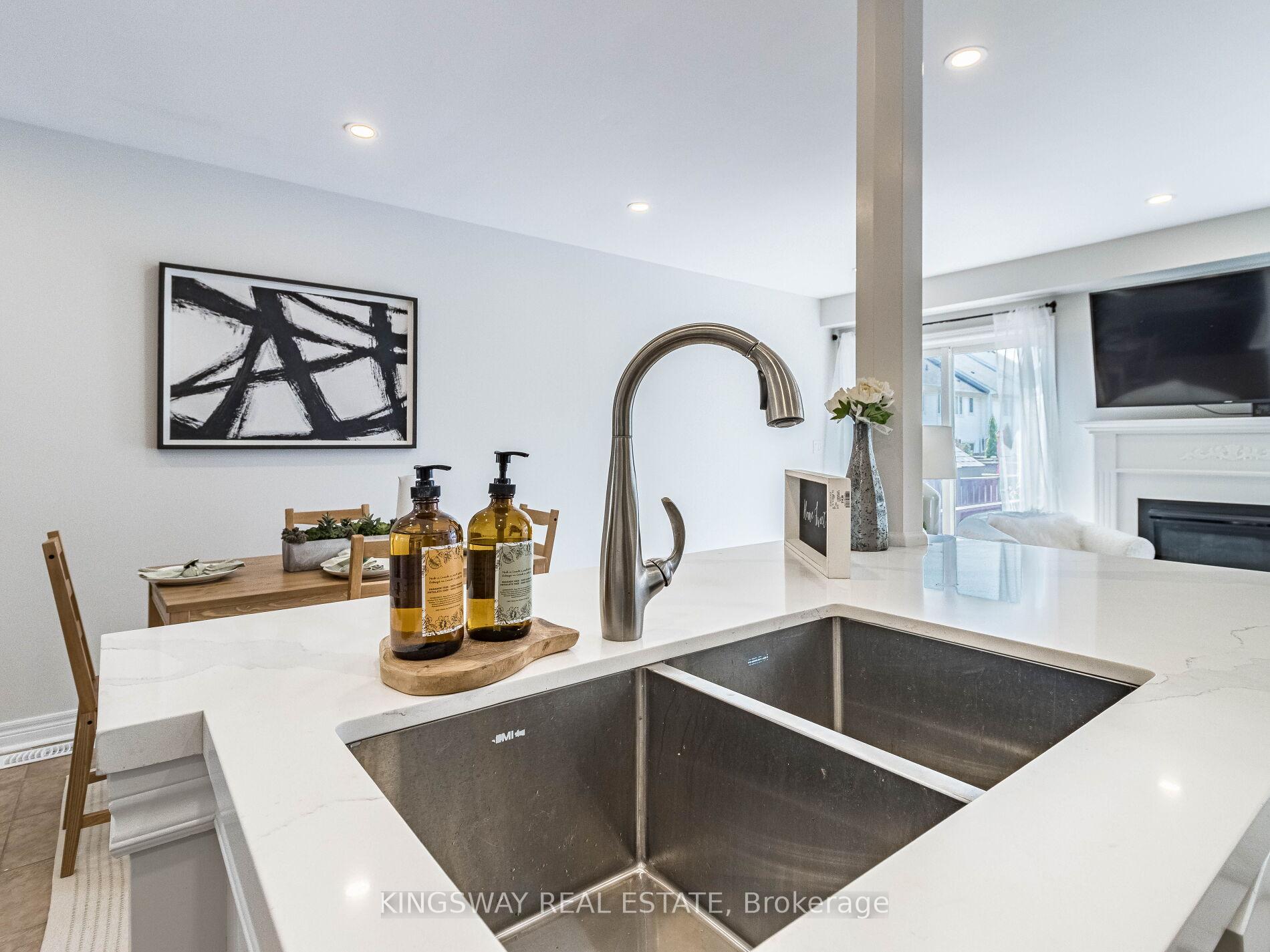 Photo 22 of 4885 Capri Crescent, Burlington, Alton — HOMEH