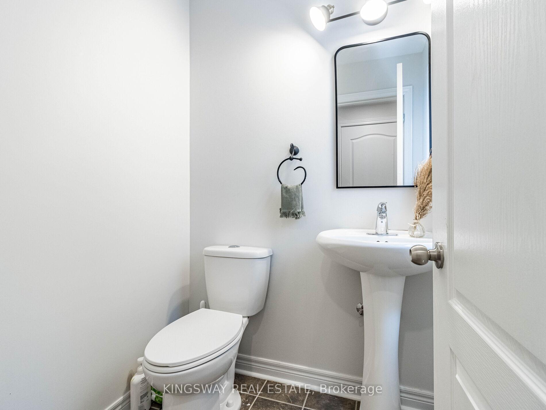 Photo 23 of 4885 Capri Crescent, Burlington, Alton — HOMEH