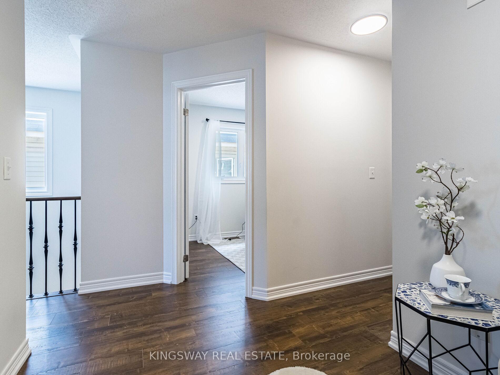 Photo 27 of 4885 Capri Crescent, Burlington, Alton — HOMEH