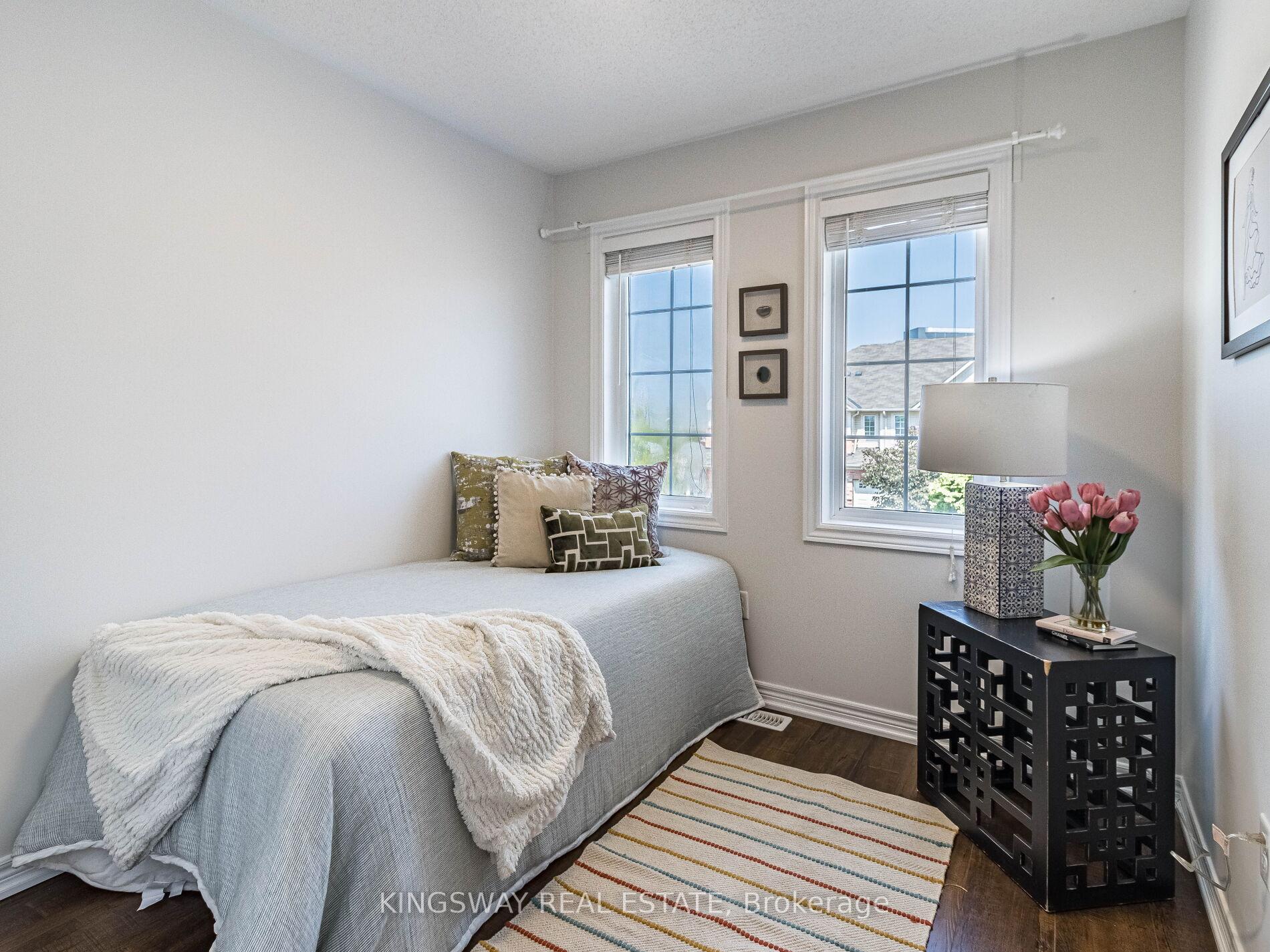Photo 32 of 4885 Capri Crescent, Burlington, Alton — HOMEH