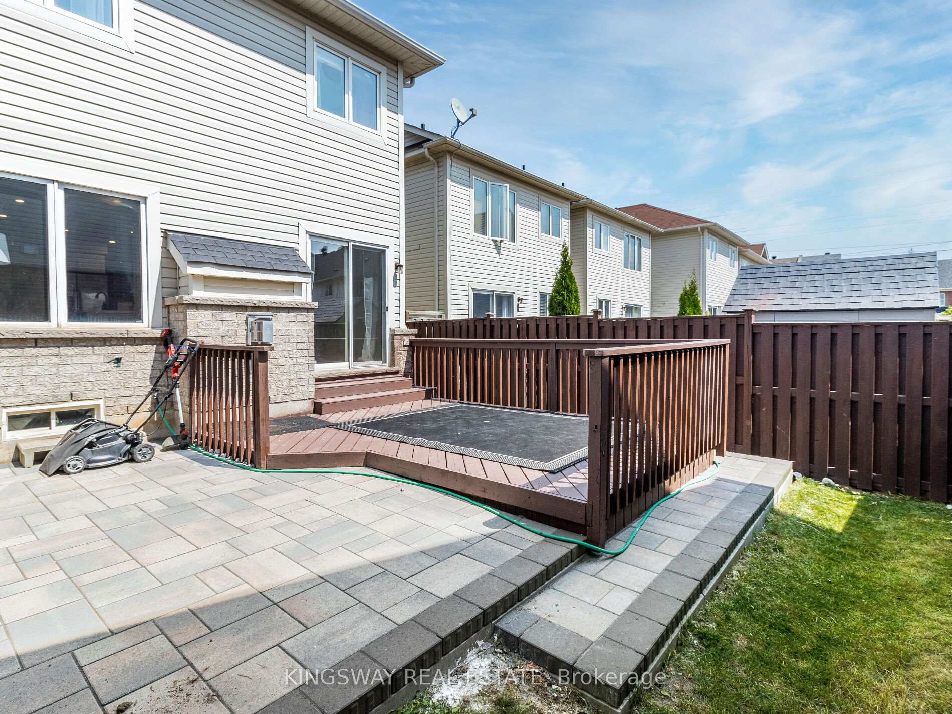 Photo 39 of 4885 Capri Crescent, Burlington, Alton — HOMEH