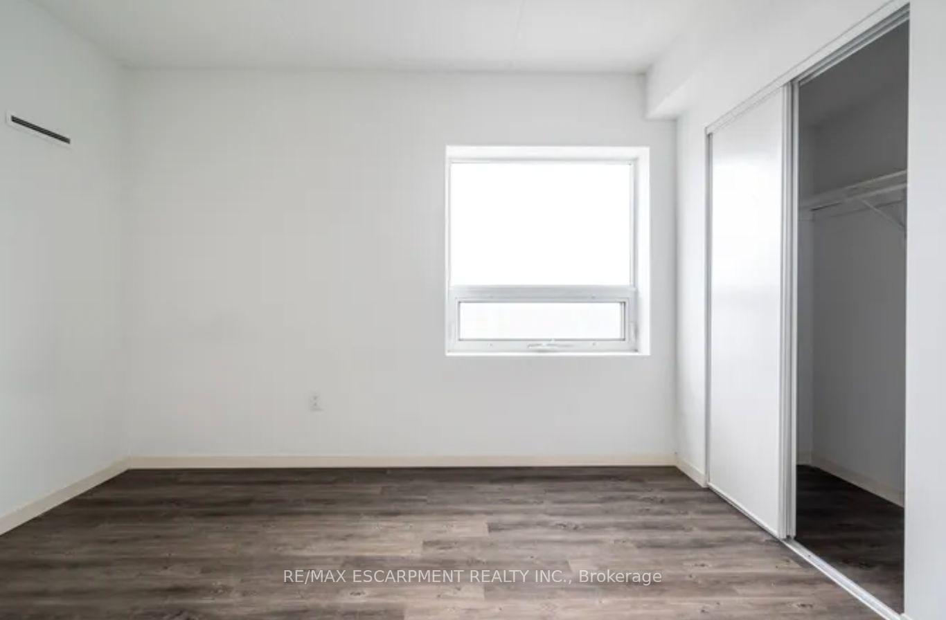 Photo 7 of Unit 809, 220 Cannon Street E, Hamilton, Beasley — HOMEH