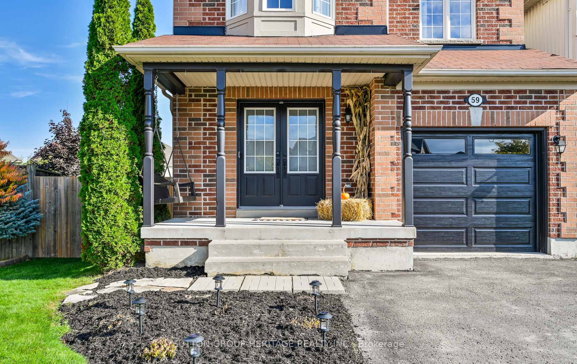 Photo 4 of 59 Allworth Crescent, Clarington, Bowmanville — HOMEH