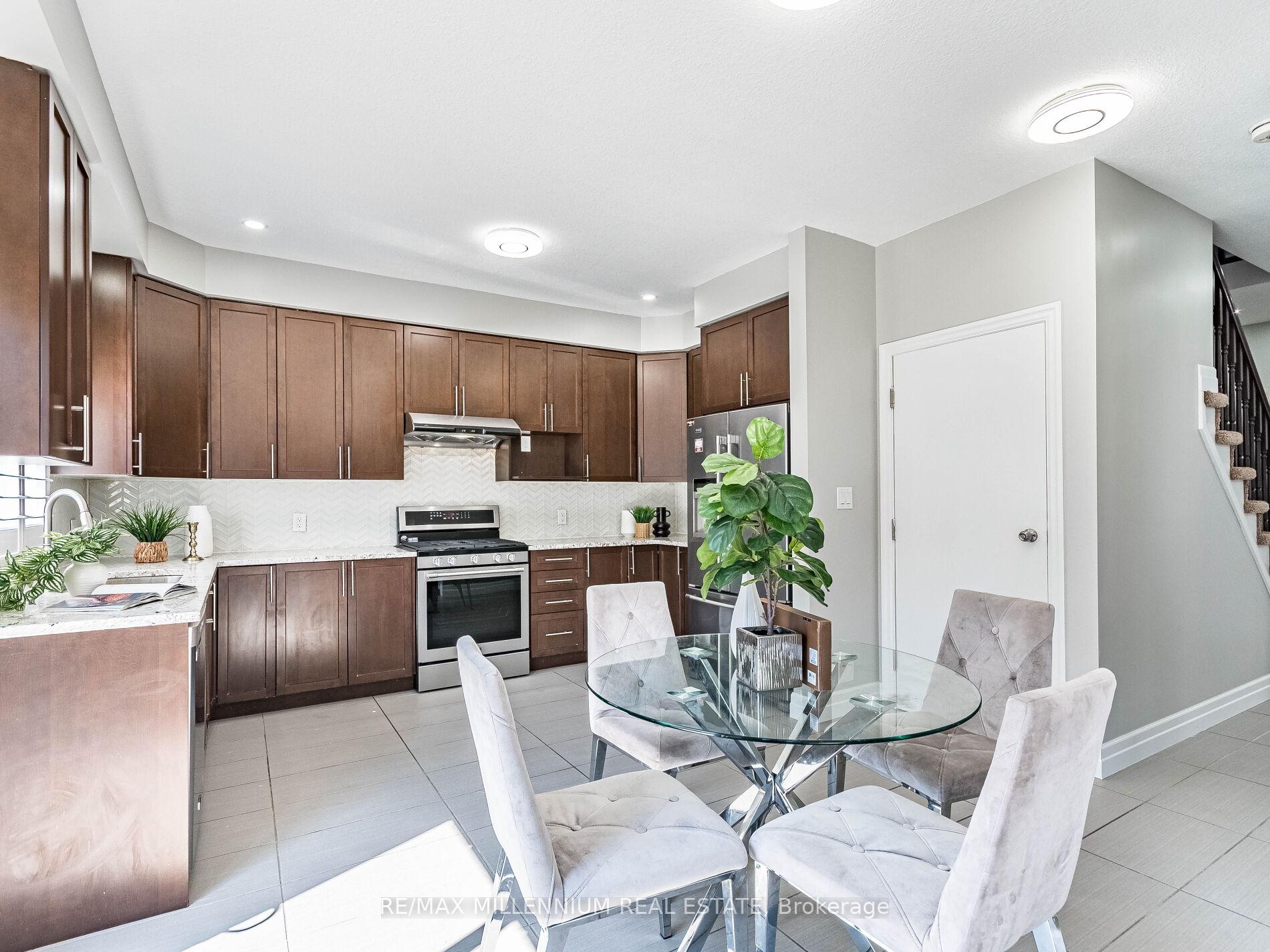 Photo 9 of 225 Watervale Crescent, Kitchener — HOMEH
