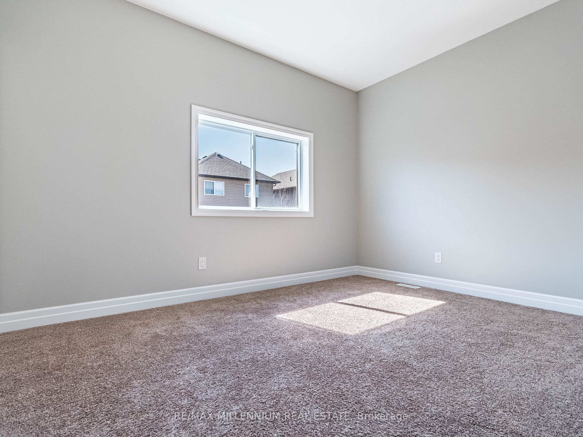 Photo 24 of 225 Watervale Crescent, Kitchener — HOMEH