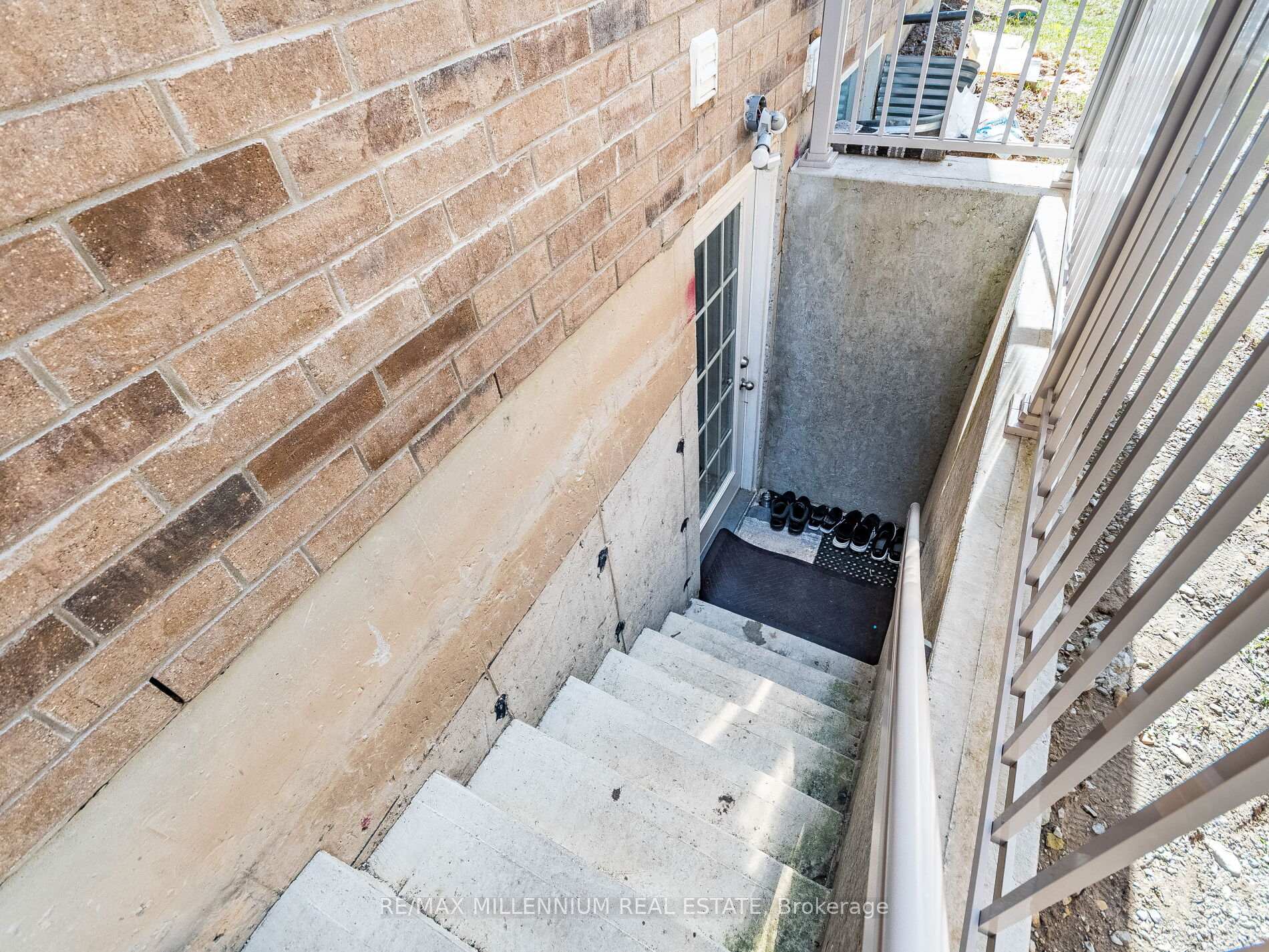Photo 40 of 225 Watervale Crescent, Kitchener — HOMEH