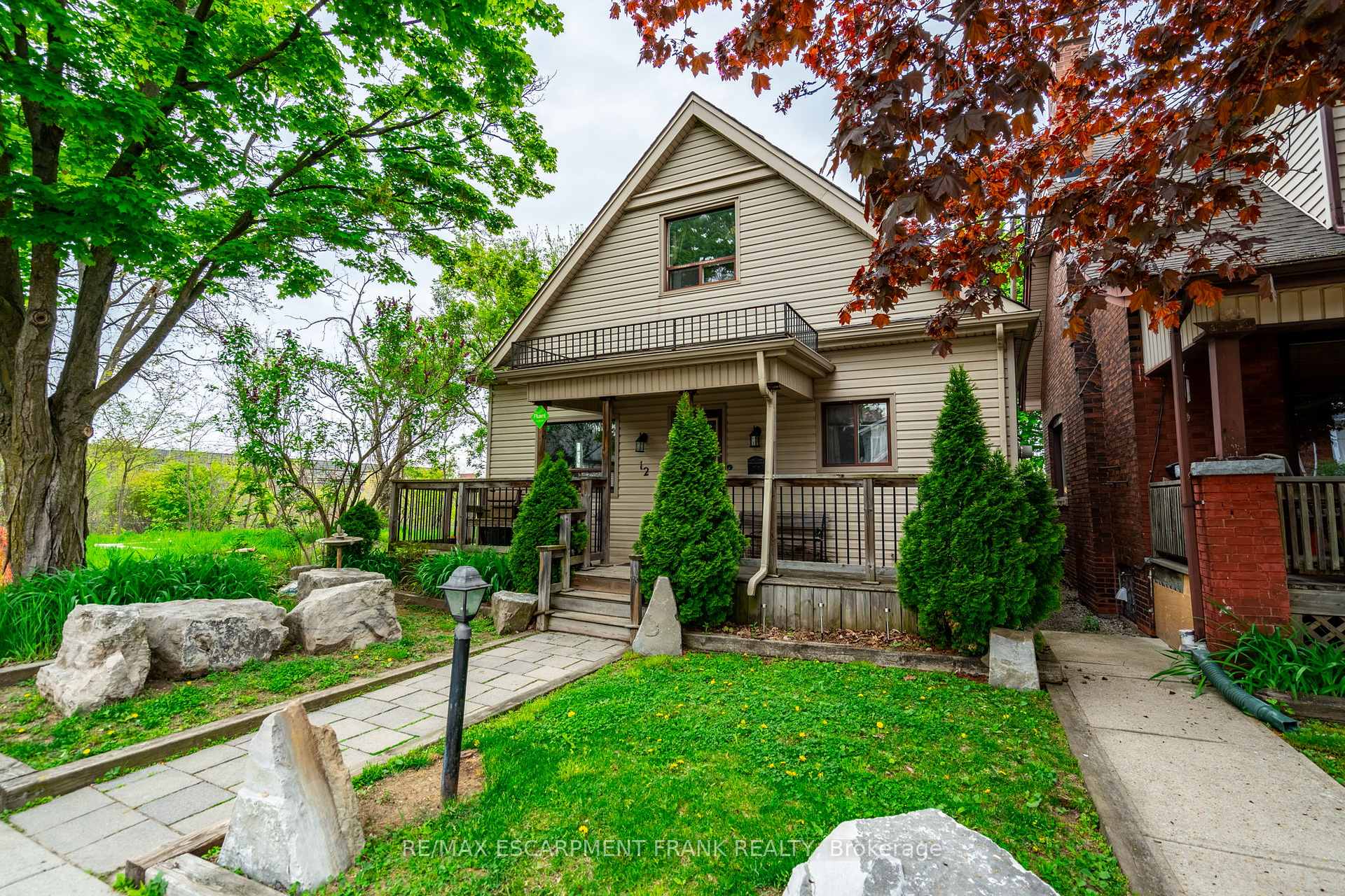 Photo 2 of 12 Rossmore Avenue, Hamilton, Kirkendall — HOMEH